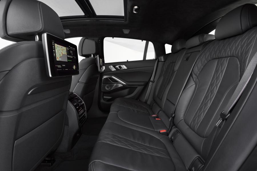 Интерьер BMW X6 M50i (G06) 2019 года  (WW) (фото 40 из 180)